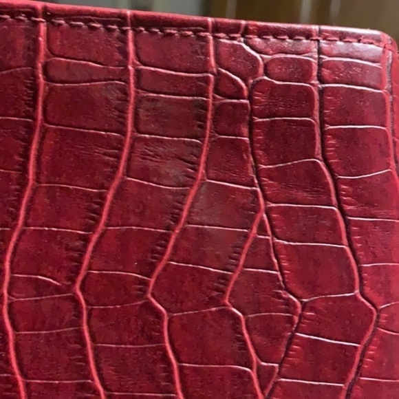 VINTAGE VEGAN CLUTCH - Picture 6 of 10